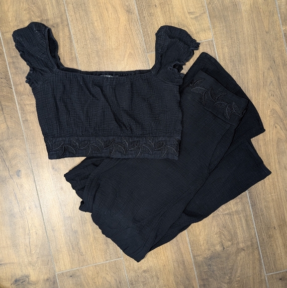 Disturbia Vine Textured Crop Top and Wide Leg Trouser - Picture 3 of 7